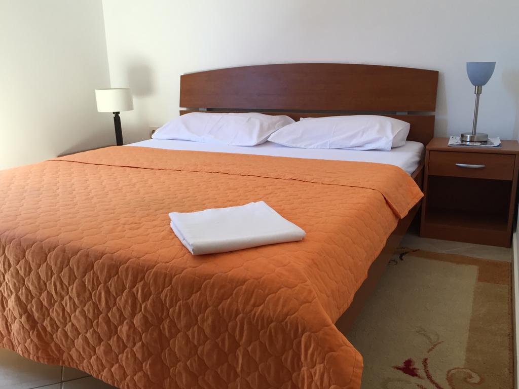 Apartments Ivan Petrovac ภายนอก รูปภาพ