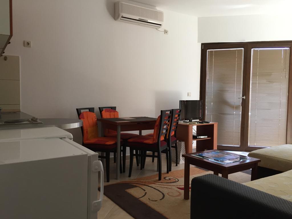 Apartments Ivan Petrovac ภายนอก รูปภาพ